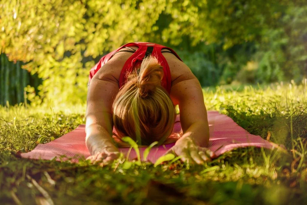 10 Benefícios que o Yoga pode lhe trazer hoje! - Ervanarium Escola
